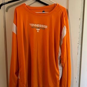 9 Assorted Men’s Long Sleeve Shirts and Thermals